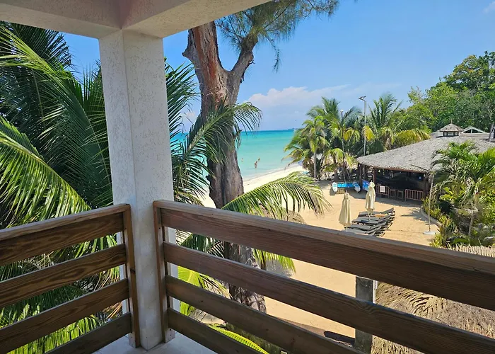 Roots Cafe Negril Rooms