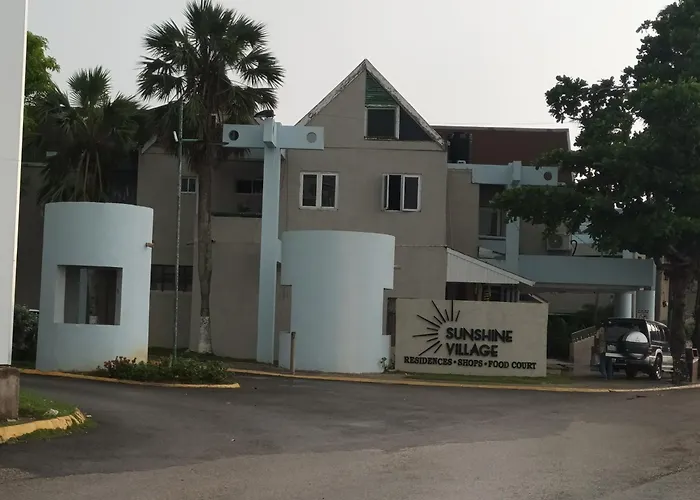 Oceanfront Condo W/ Free Parking + High Speed Wifi
