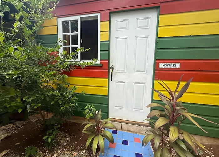 Judy House Cottages And Rooms