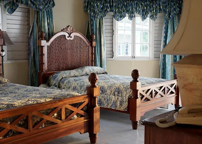 Beachcomber Club Resort